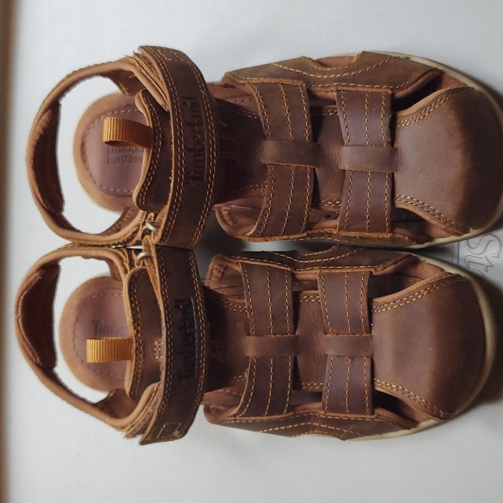 Boys size 3 leather shoes. Timberland brand. Brown